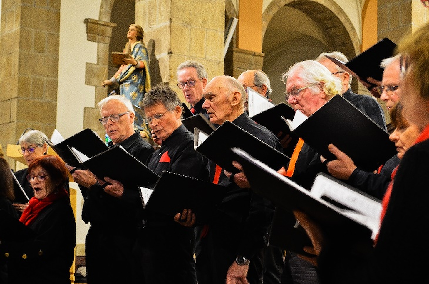Les chanteurs du Choeur Oceanophonie pendant le concert