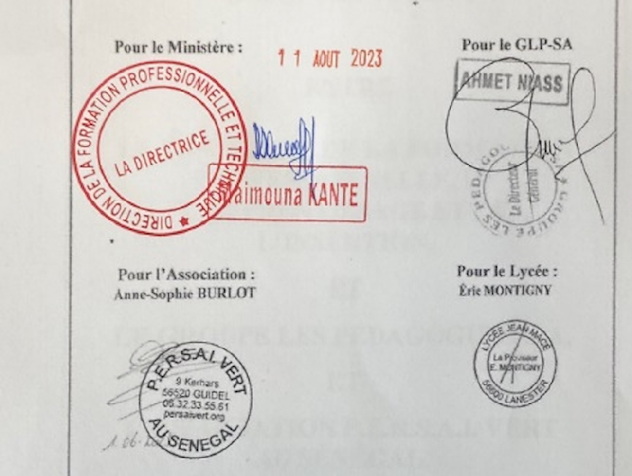 Page des signatures de la convention de partenariat composites
