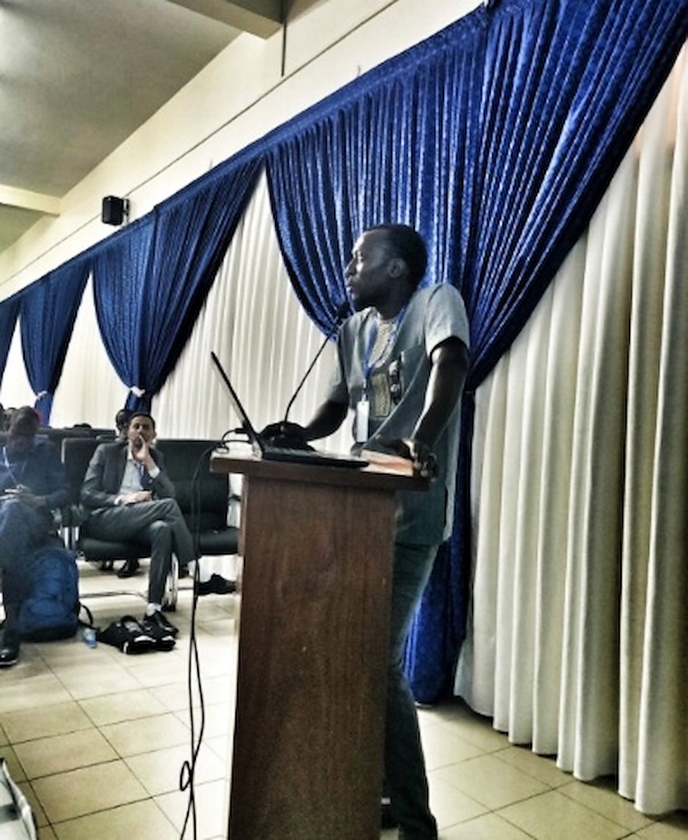 Abdourahmane Tamba prononce le discours d'ouverture du colloque PHYTOVALO